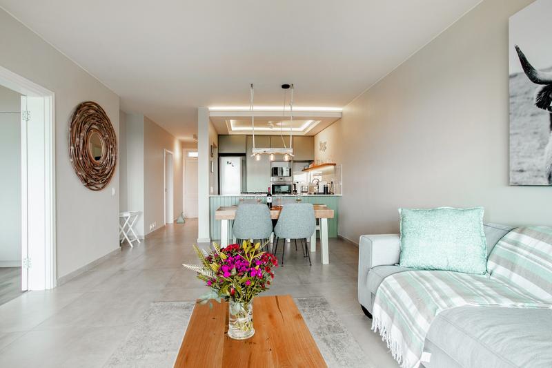 To Let 2 Bedroom Property for Rent in Dolphin Beach Western Cape